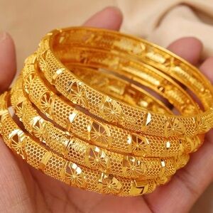 Elegant Bangles Set
